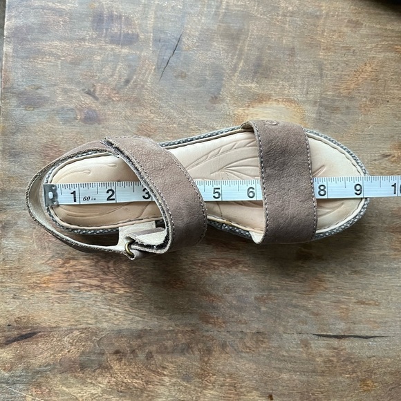 Born Tan Leather Lucee Platform Sandals Size 6 - Picture 9 of 9